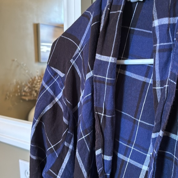 A Long and Embellished Plaid Shirt - Picture 2 of 5